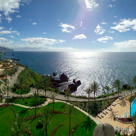 Pestana Grand Ocean Resort Hotel Фуншал Съоръжения снимка Aerial view of the resort