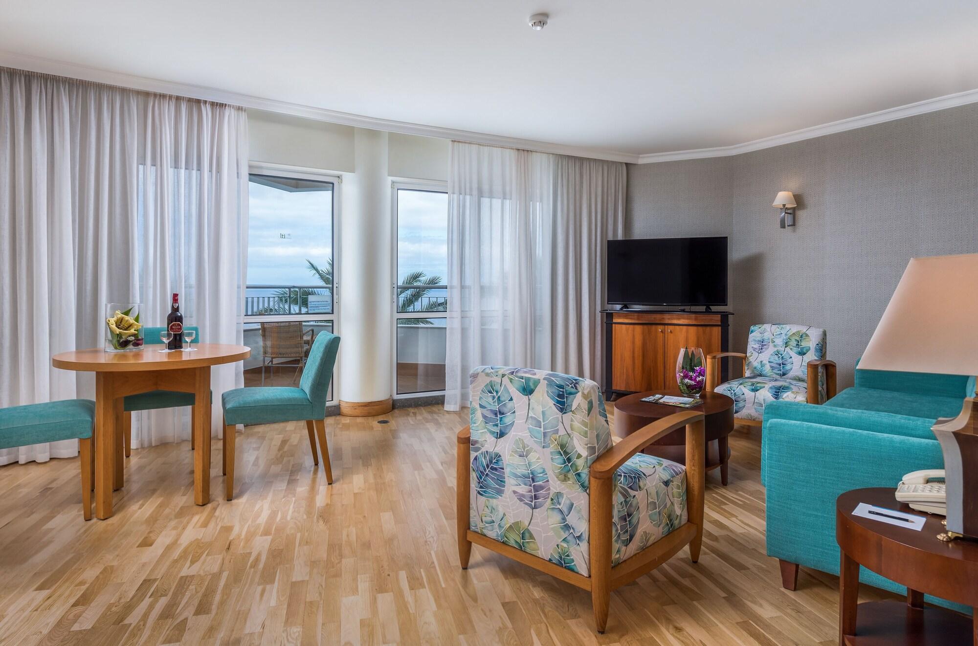 Pestana Grand Ocean Resort Hotel Фуншал Екстериор снимка Suite