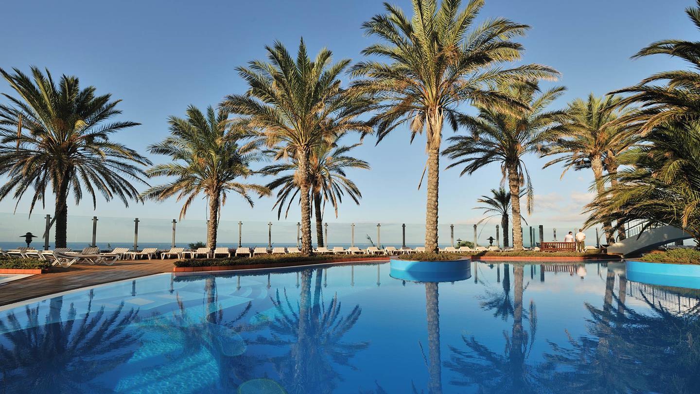 Pestana Grand Ocean Resort Hotel Фуншал Екстериор снимка The Royal Pool