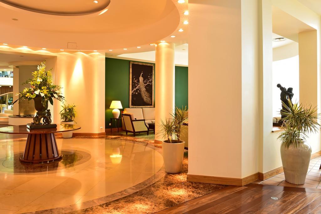 Pestana Grand Ocean Resort Hotel Фуншал Екстериор снимка The lobby of the hotel