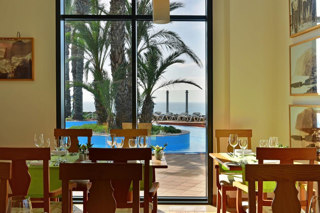 Pestana Grand Ocean Resort Hotel Фуншал Екстериор снимка Restaurant